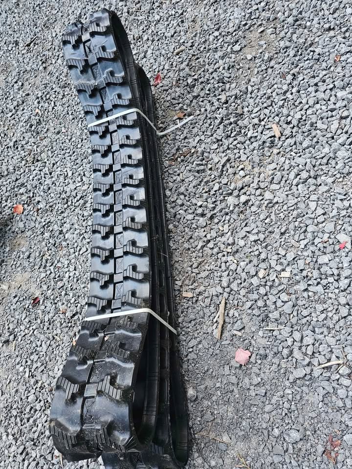 Mini-excavator 7” tracks